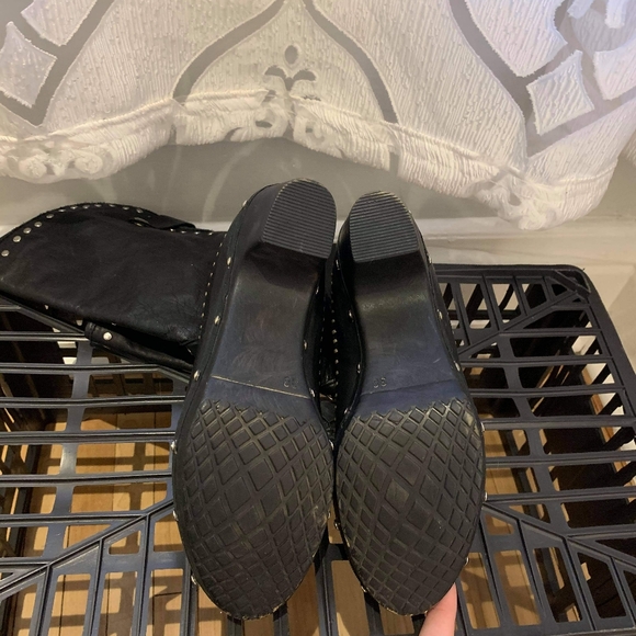 Boots - Picture 2 of 4